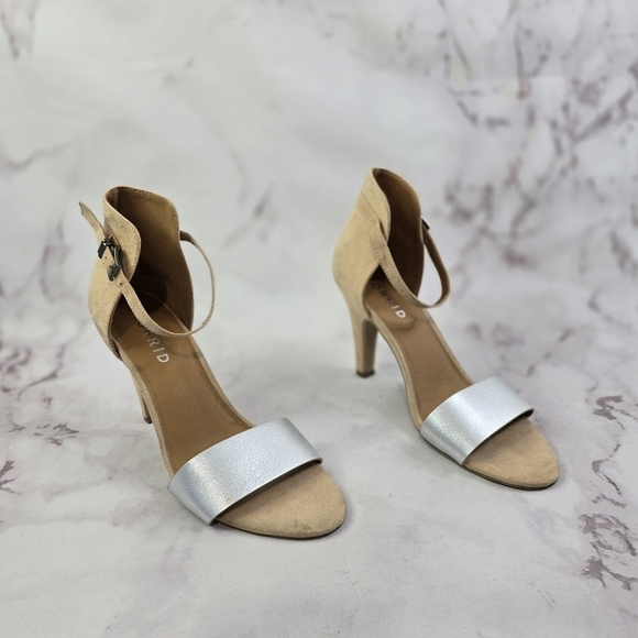Torrid Heels Women 11 Nude Faux Suede Metallic Silver Heels Pump Open Toe Shoe - Picture 1 of 15